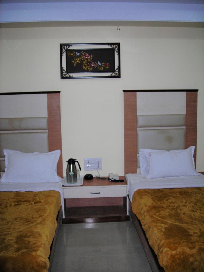 Hotel Dolphin Rāipur Εξωτερικό φωτογραφία