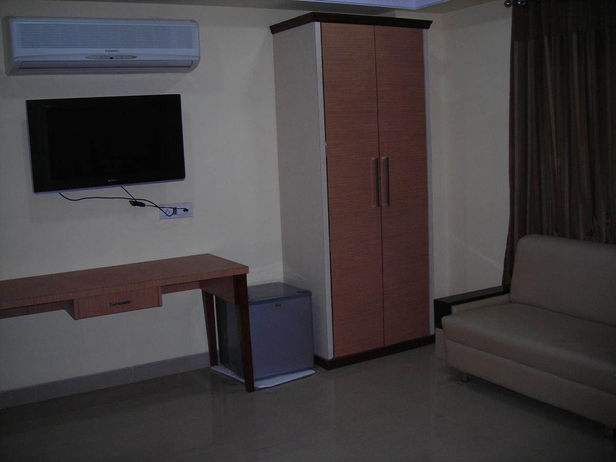 Hotel Dolphin Rāipur Εξωτερικό φωτογραφία