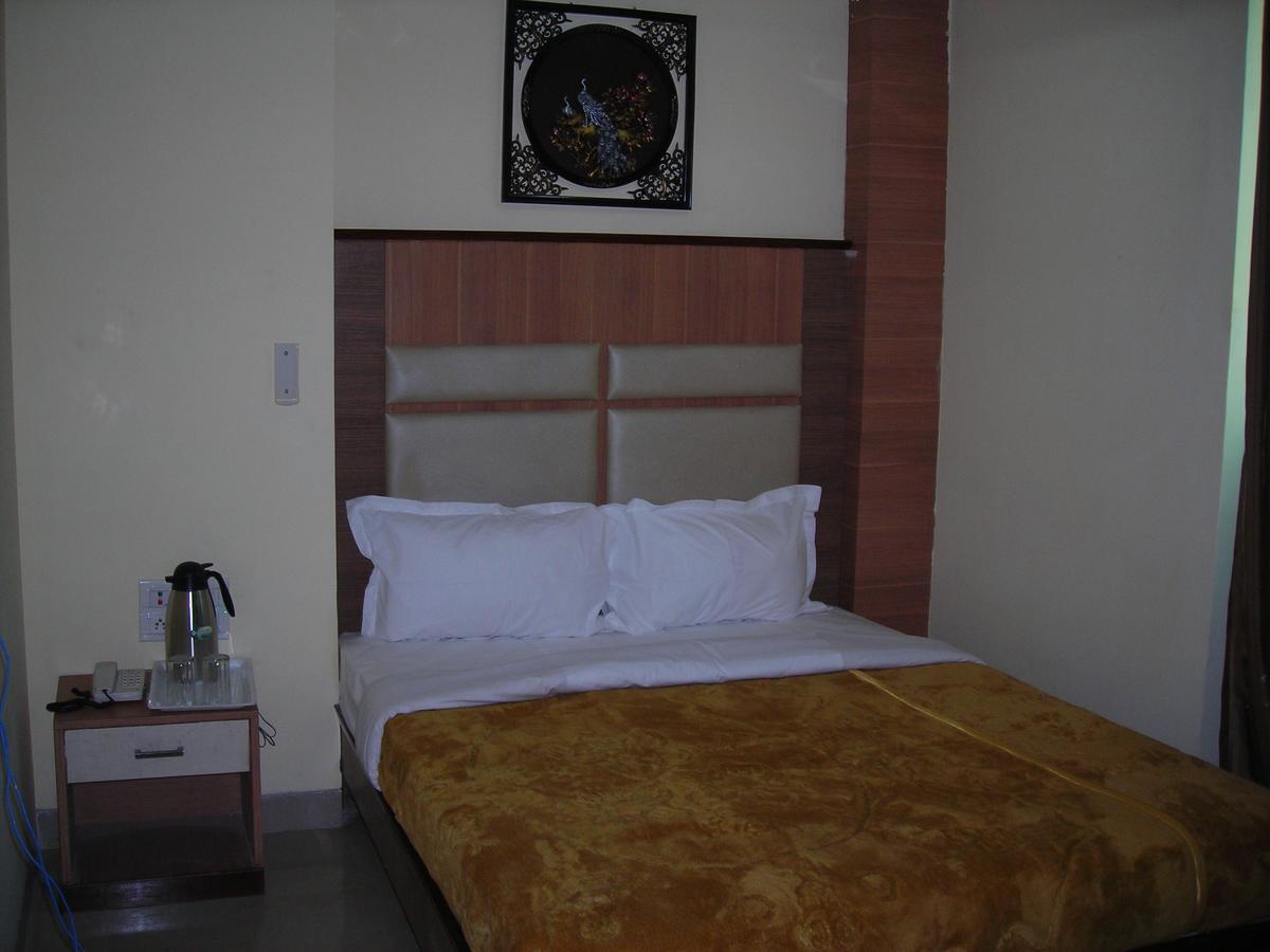 Hotel Dolphin Rāipur Εξωτερικό φωτογραφία